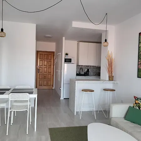 Piekny Apartament Centrum 2 Sypialnie Z Basenem Torrevieja Exterior photo